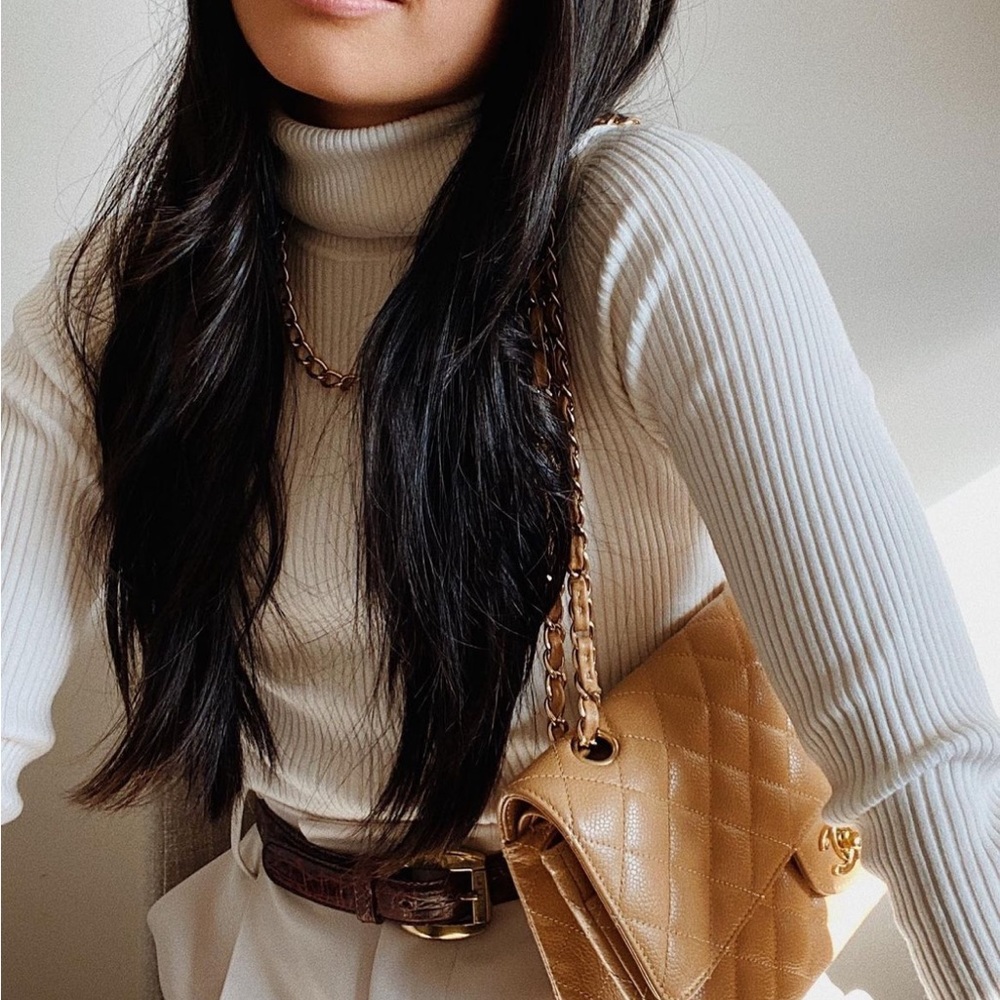 Women’s Cream Ribbed Turtleneck Sweater